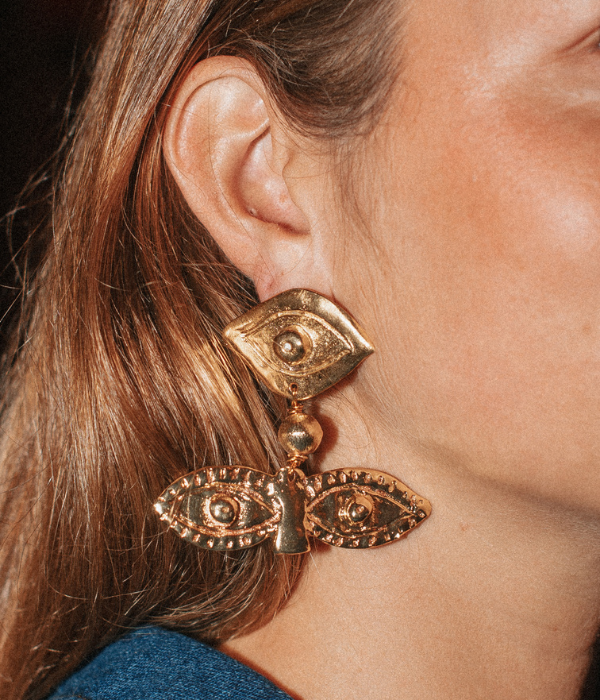 Golden Eyes and Lips