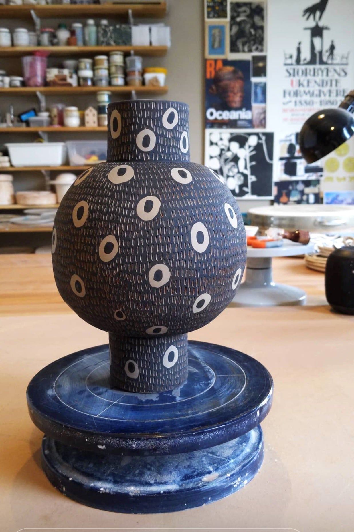 Vase Eyes