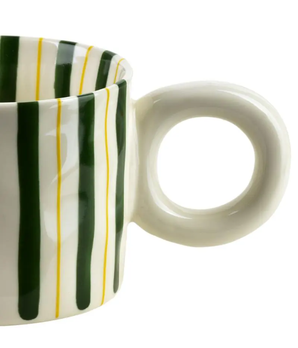 Tasse rayée à anse ronde