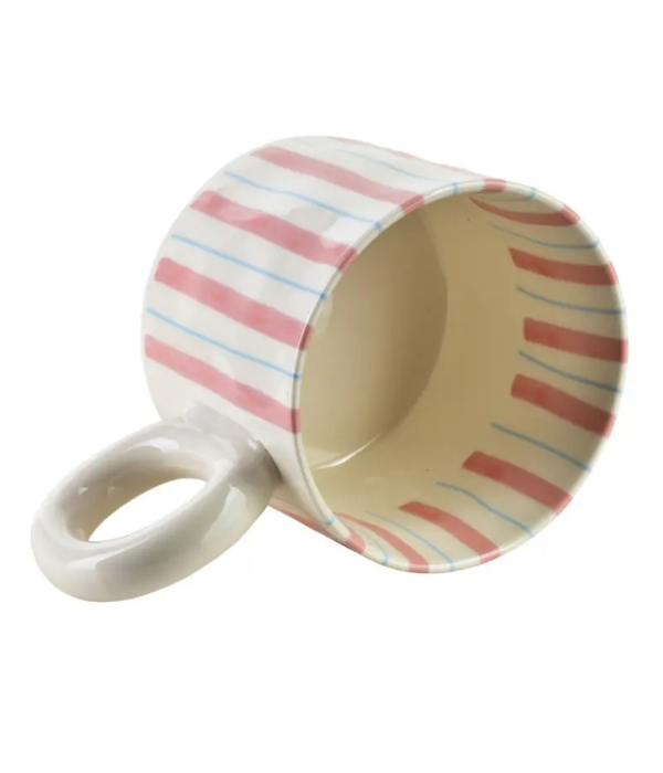 Tasse rayée à anse ronde