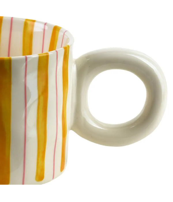 Tasse rayée à anse ronde