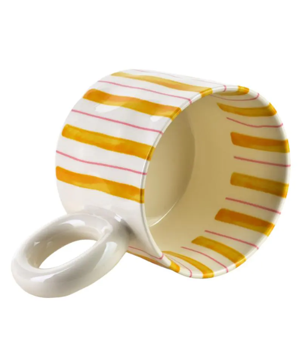 Tasse rayée à anse ronde