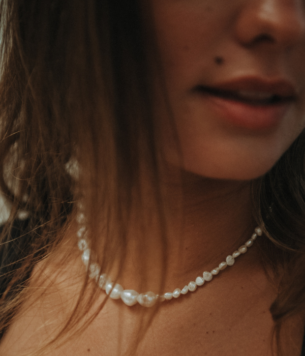 Collier de perles asymétriques
