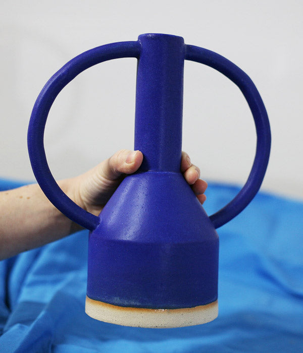 Grand vase à oreilles bleu